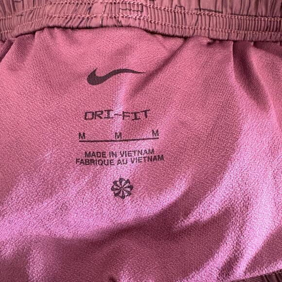 Nike Women`s Dri-FIT Run Division Tempo Running Shorts size medium - Picture 3 of 3